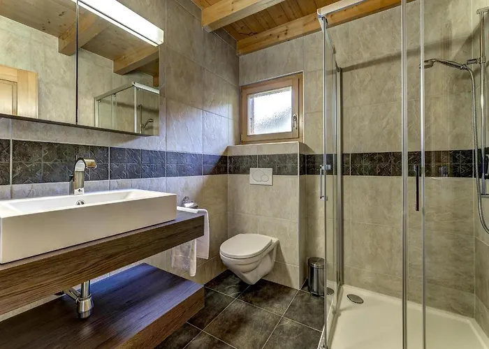 Snowfall - Jacuzzi - Views Chalet La Tzoumaz