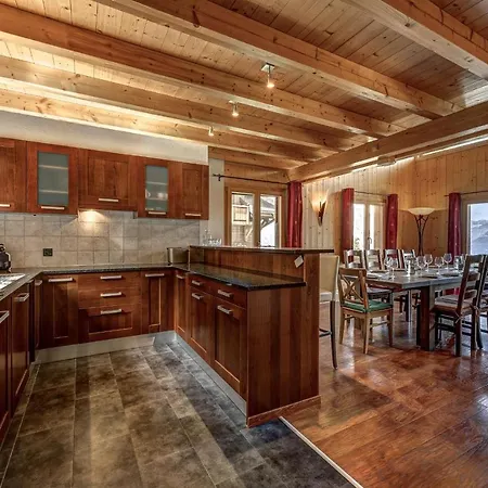 Snowfall - Jacuzzi - Views Alpesi faház *